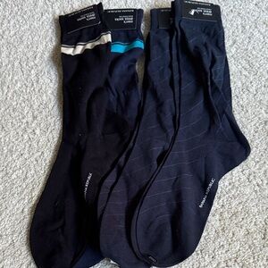 NWT 4 Pairs Banana Republic Men's Black and Navy Dress Socks